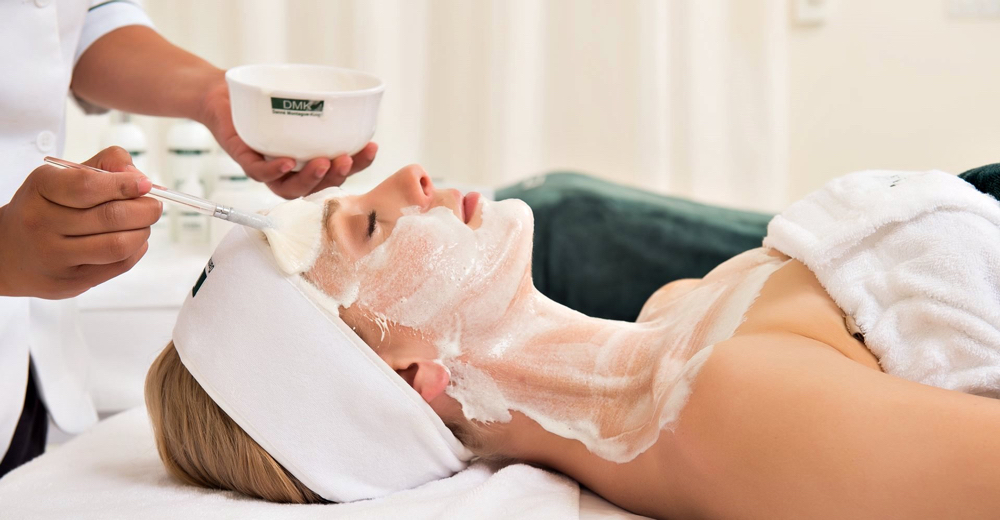DMK Foamy Lift Facial
