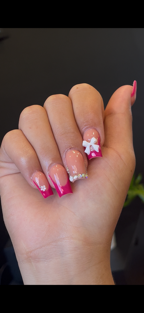 Small Acrylic Freestyle at Jasenya🌟🩷 in Thatcher, AZ