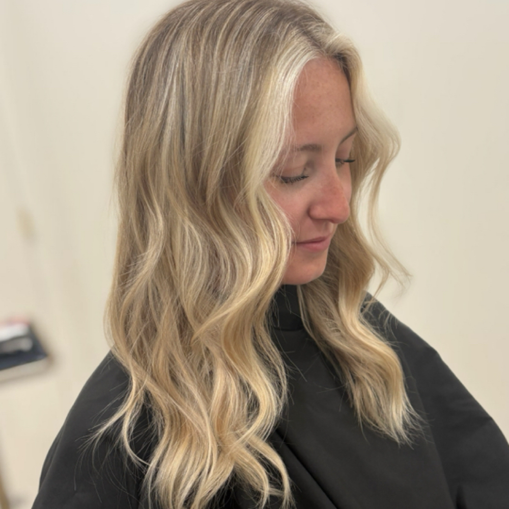Highlight+lowlight Foil at Beautybyallie in Bastrop, LA