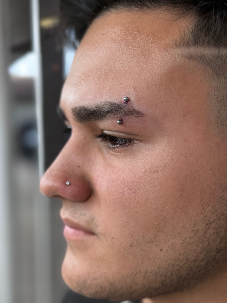 Eyebrow Piercing Minor 16-17