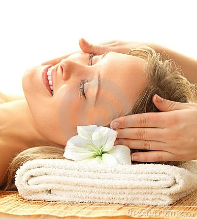 10 Min Scalp Massage & Hair Mask at THE COLOR LOFT at Sola in Ann Arbor, MI