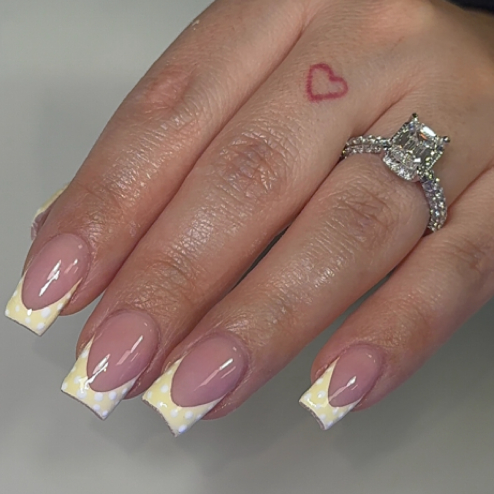Refill at MarielBeautyStudio in Garfield, NJ