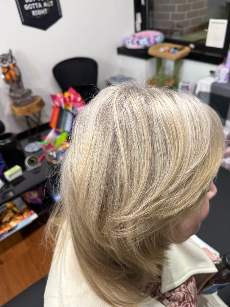 Highlight+haircut (short Hair) at Hair gloss by Sofia in Oswego, IL