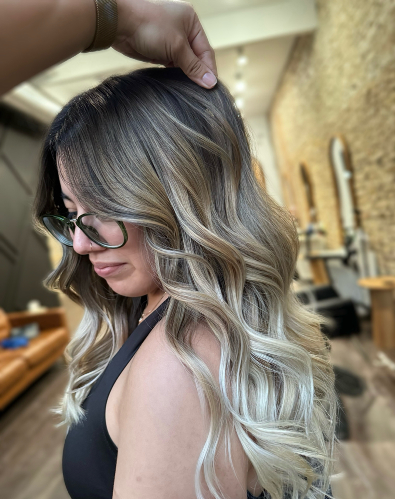 THE BLONDE BABE (vanessa) at AGAPE' Beauty Space in Roselle, IL