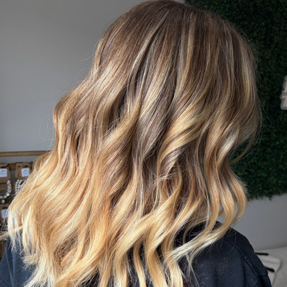 🤎Custom dimensional color at 121 Studio in Marshall, IL