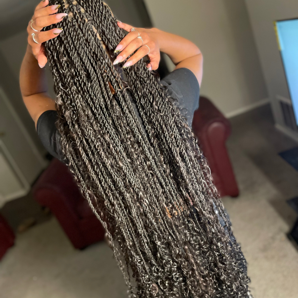 Knotless XL at TheeBraidBox LLC in Winston Salem, NC