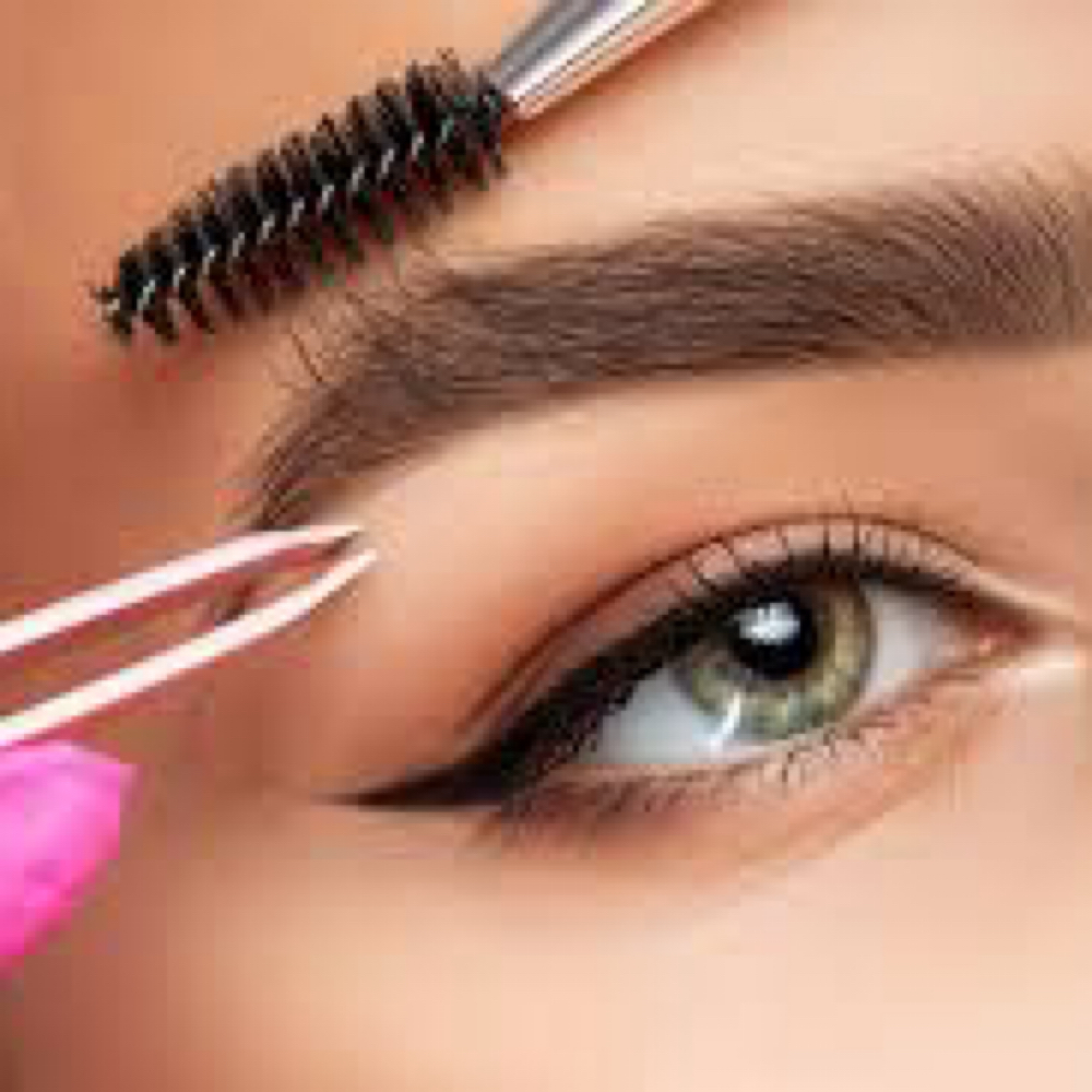 Brow Wax Enhancement at Ten & Two Studios Nails & Lashes in Kansas City, MO