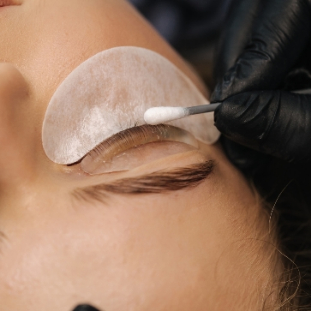 Lash Lift at Glow by Mitzi in Milford, CT