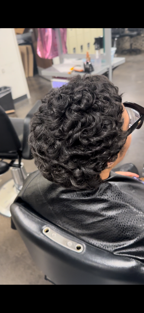 Wet Styling at Oshi Wrote My Roots in Dallas, TX