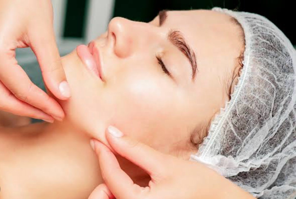 Facial lymphatic drainage