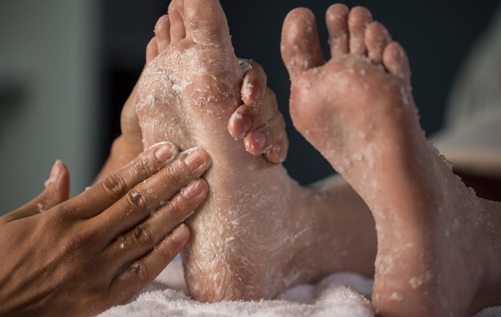 Reflexology & Foot Scrub
