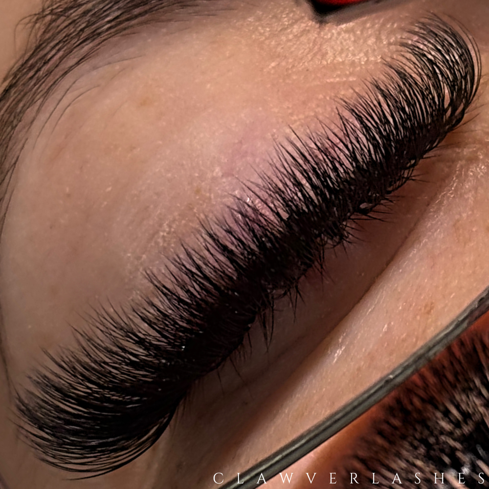 UV Volume Full Set at CLAW-VER LASHES in Queen Creek, AZ