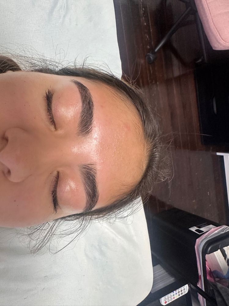 brow lamination + tint