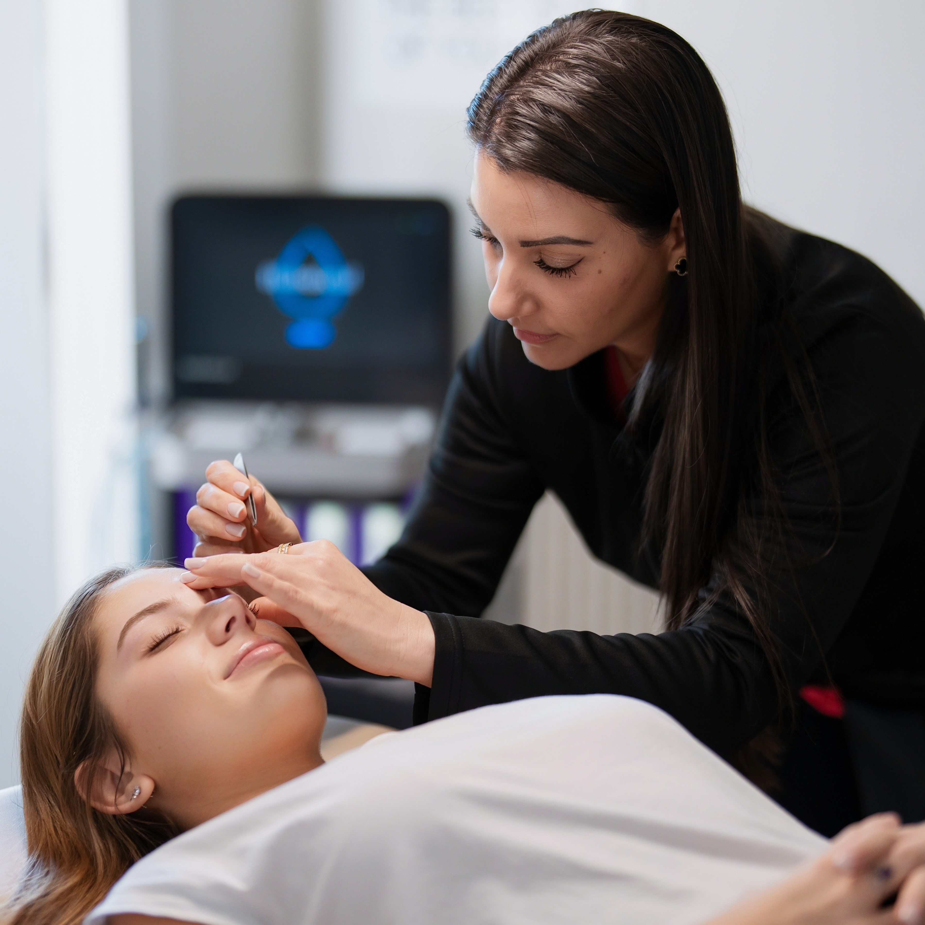 Eyebrow Lamination