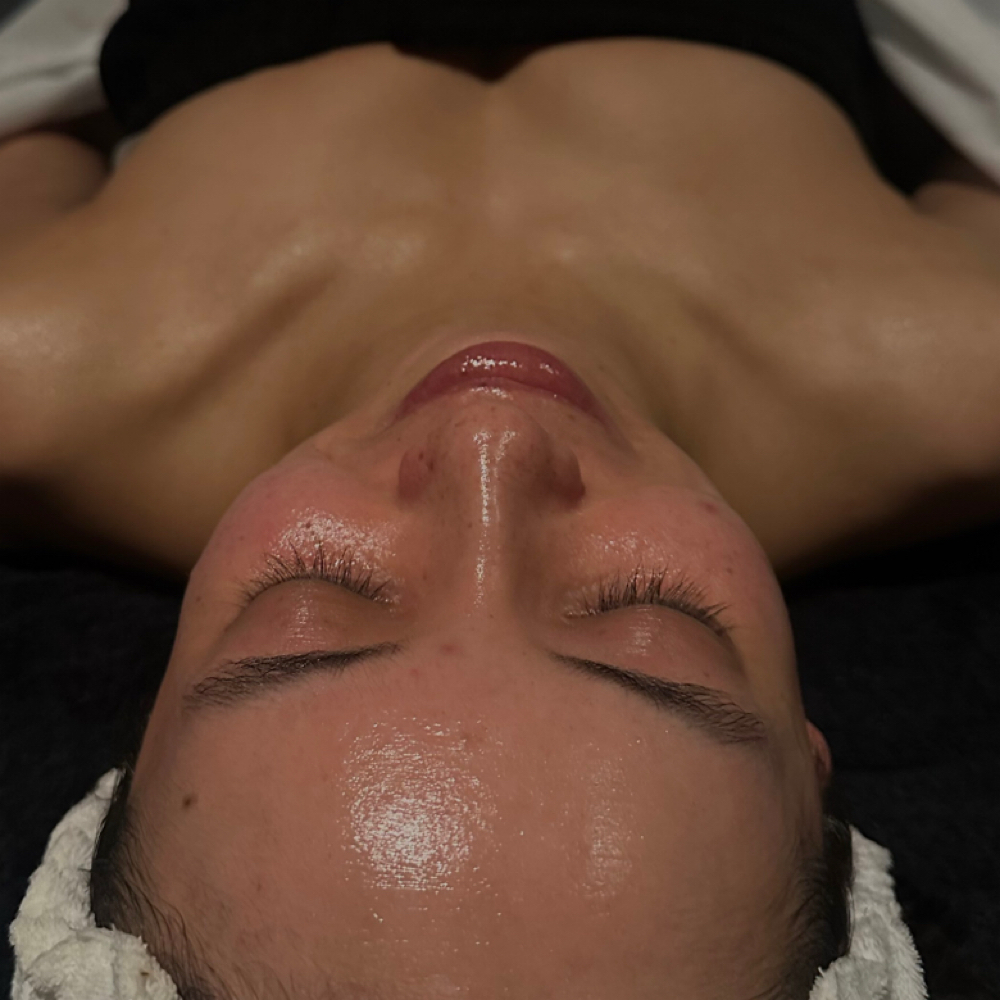 Signature 60minute Facial at Bashful MK Beauty - In Haus Of Luxe Salon in Roseville, CA