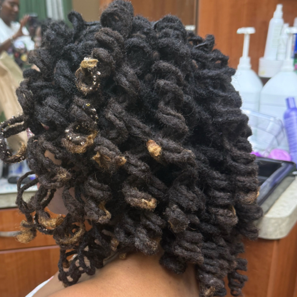 Rod Set Curls at Locd by Nneka in Joliet, IL
