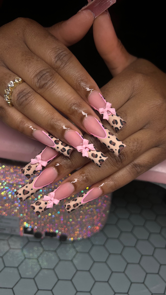 FRENCHIES W/ NAIL ART 🌸