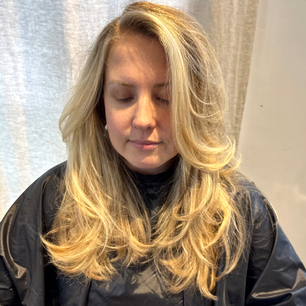 Blow Out at The Blonding Baddie in Louisville, KY