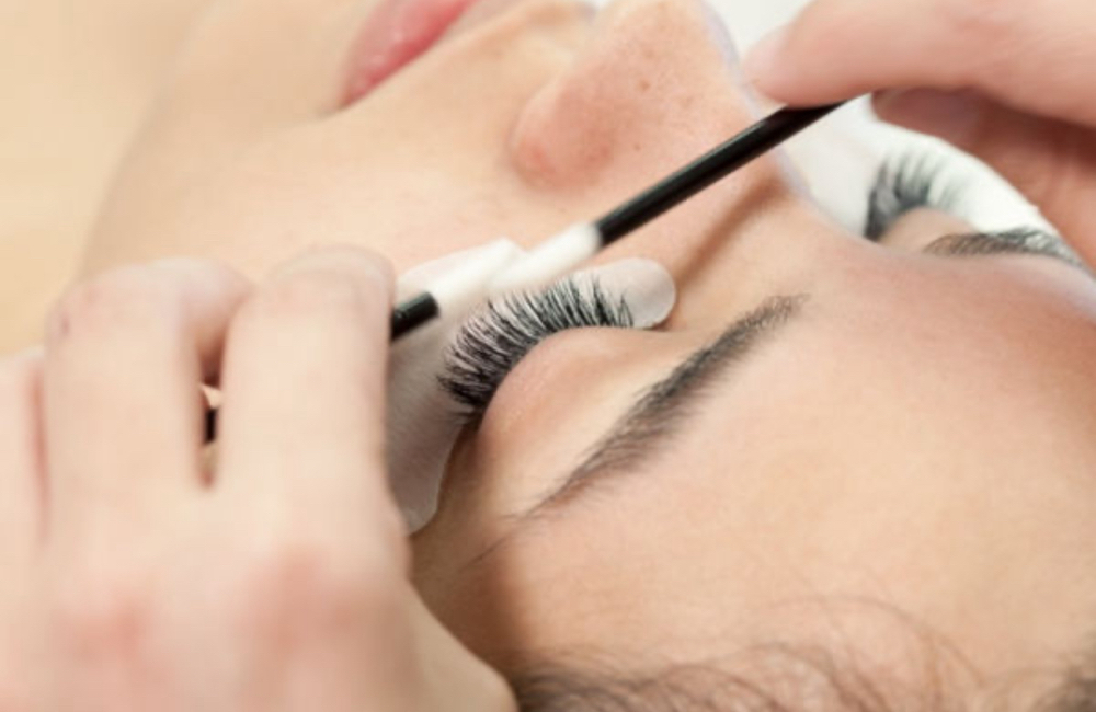 Lash Extension Removal