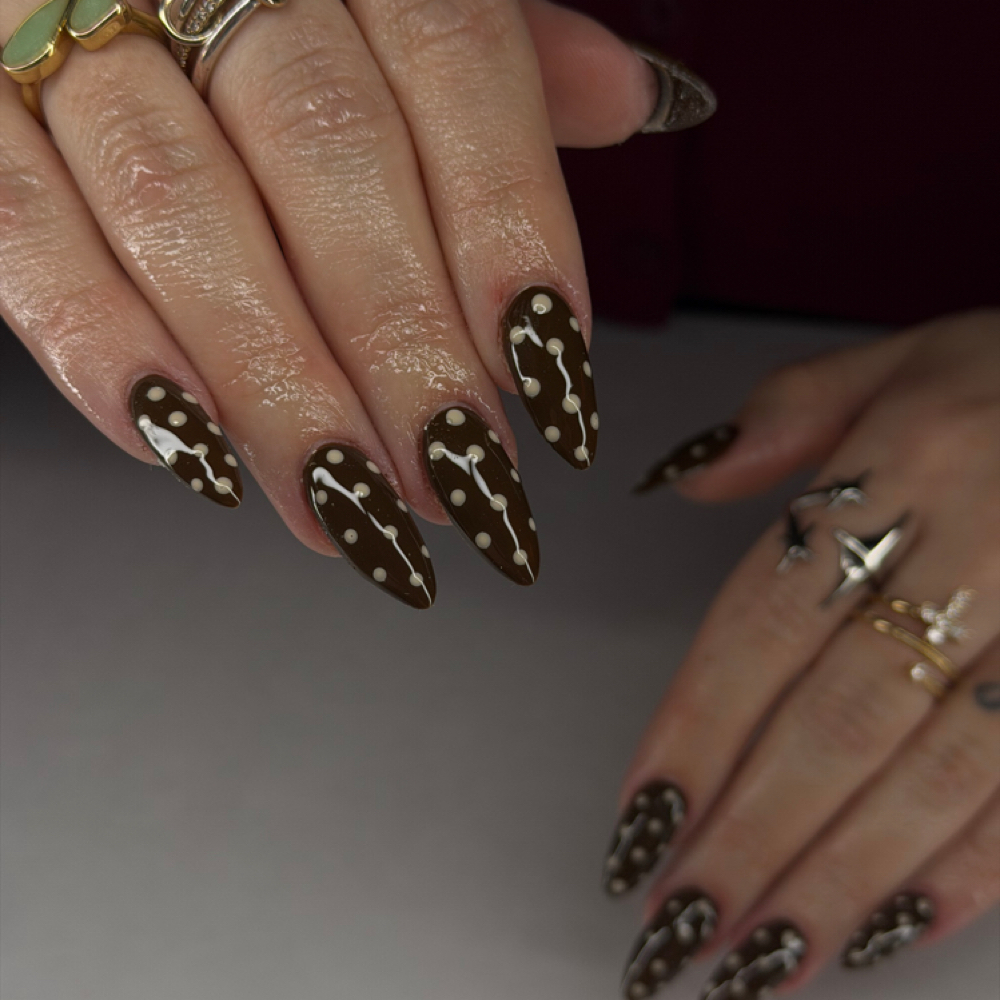 Minimal design at ChiarasNailBoutique in virginia beach, VA