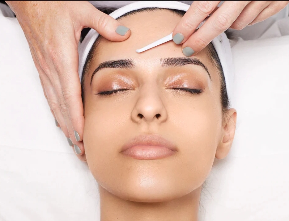 Dermaplaning Facial