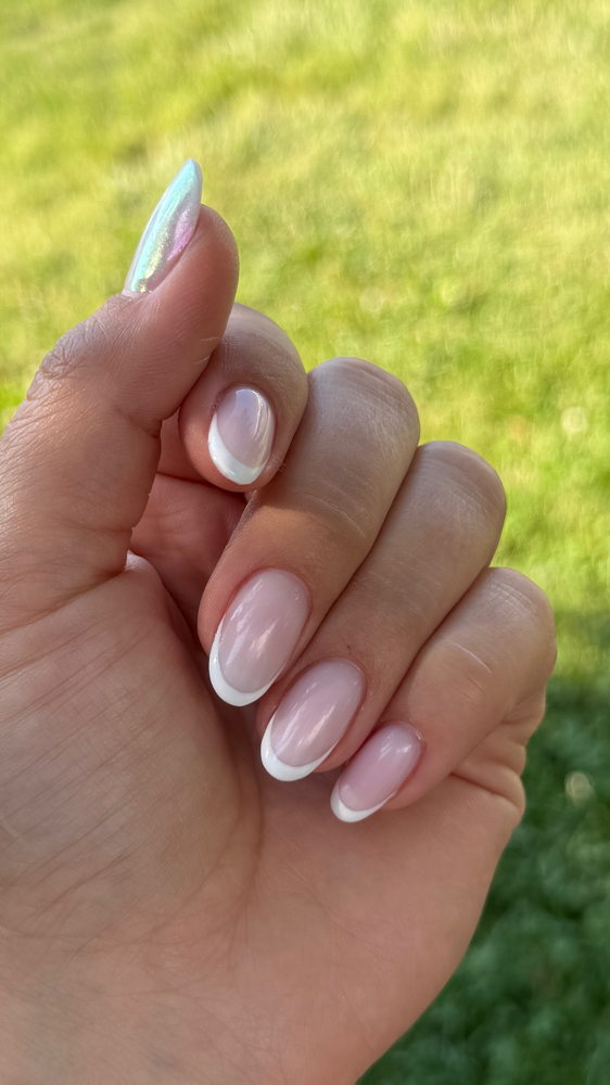 $20 OFF RUSSIAN GEL MANI July 7-11