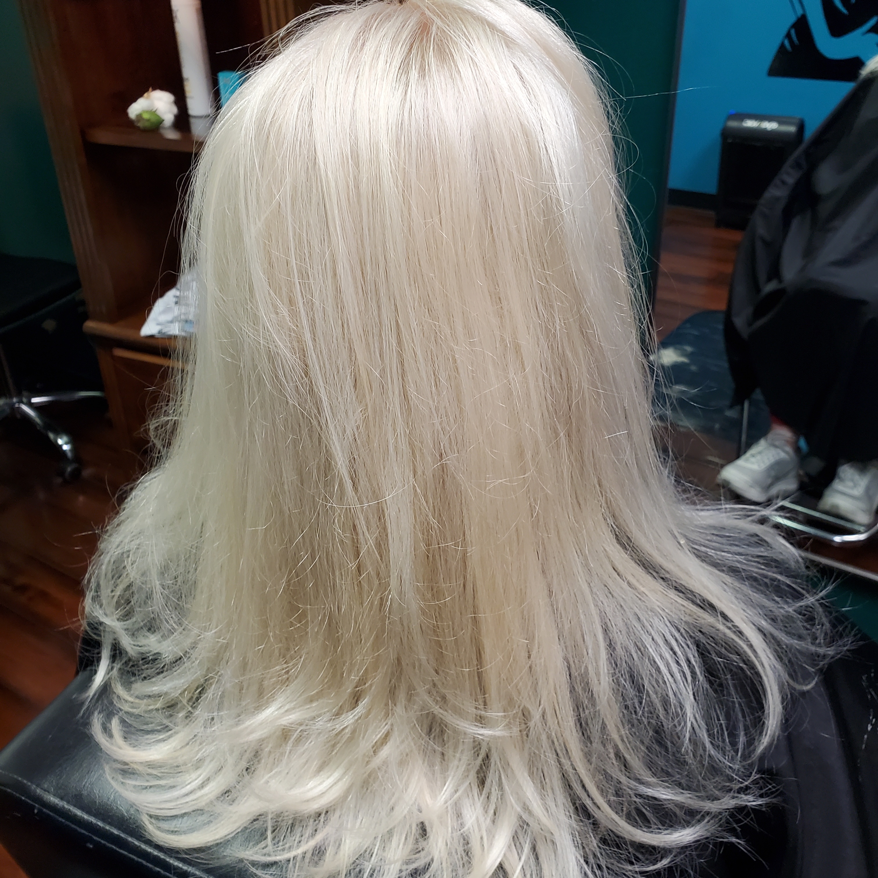Shampoo Blowout at Kara Diaz Hair in Canyon Lake, TX