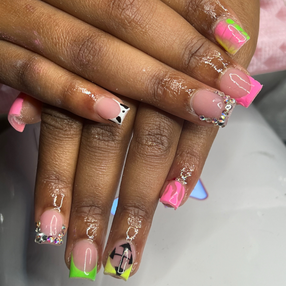 Klawed Short Freestyle Set at Klawed By Ariana in Oak Park, IL