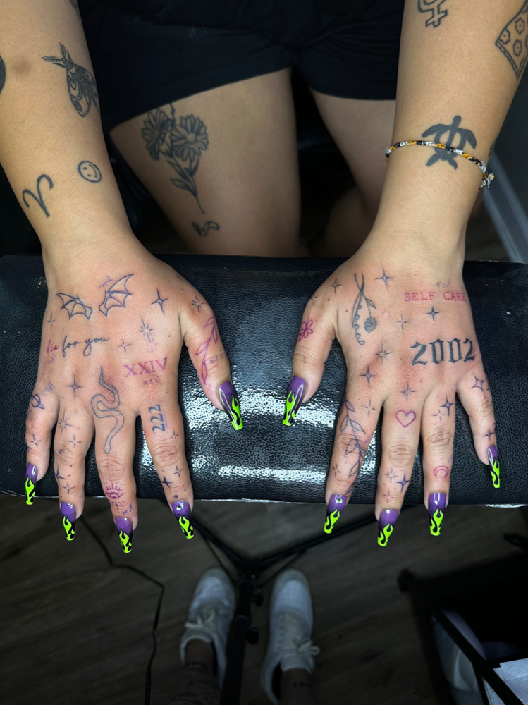 Hand Styling (2)