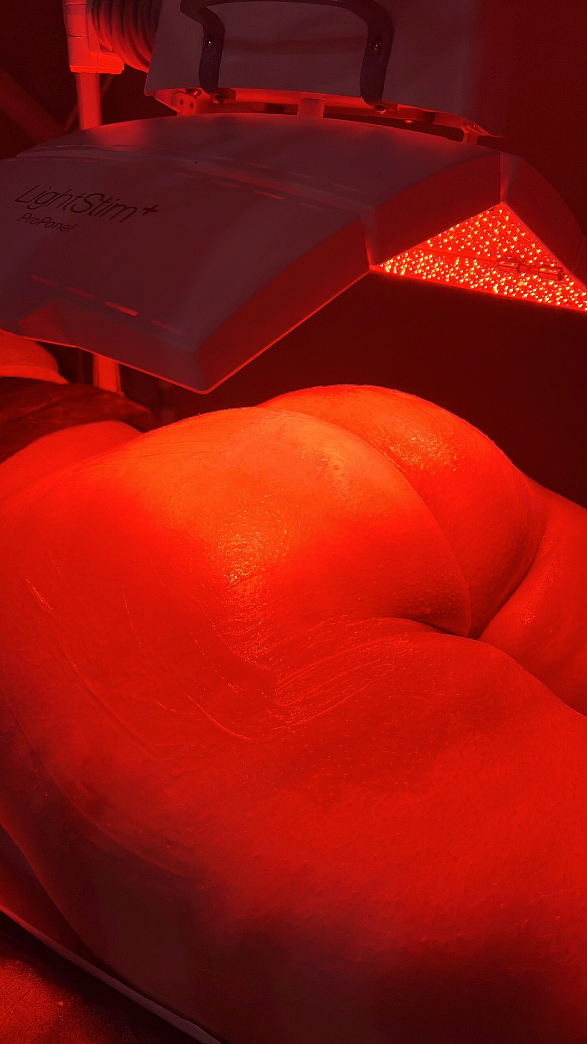 Peachy Glutes Facial