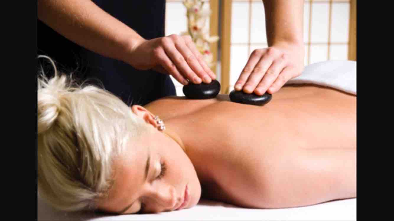 60 Min Hot Stone Massage