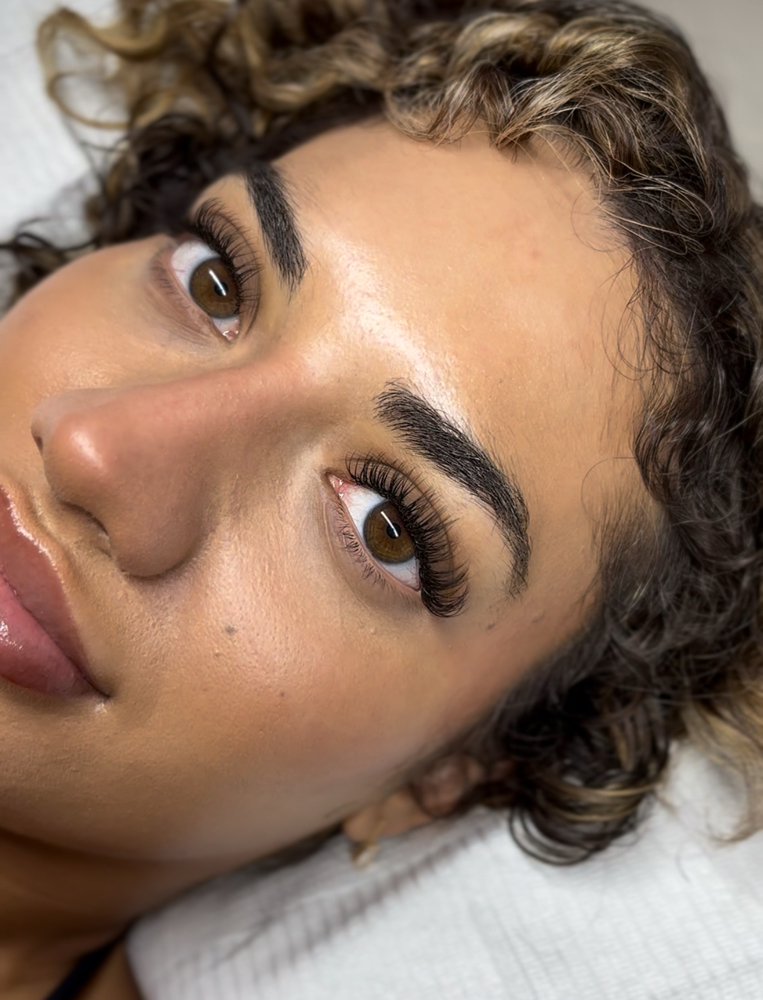 Classics at di’classe lashes in Miami, FL