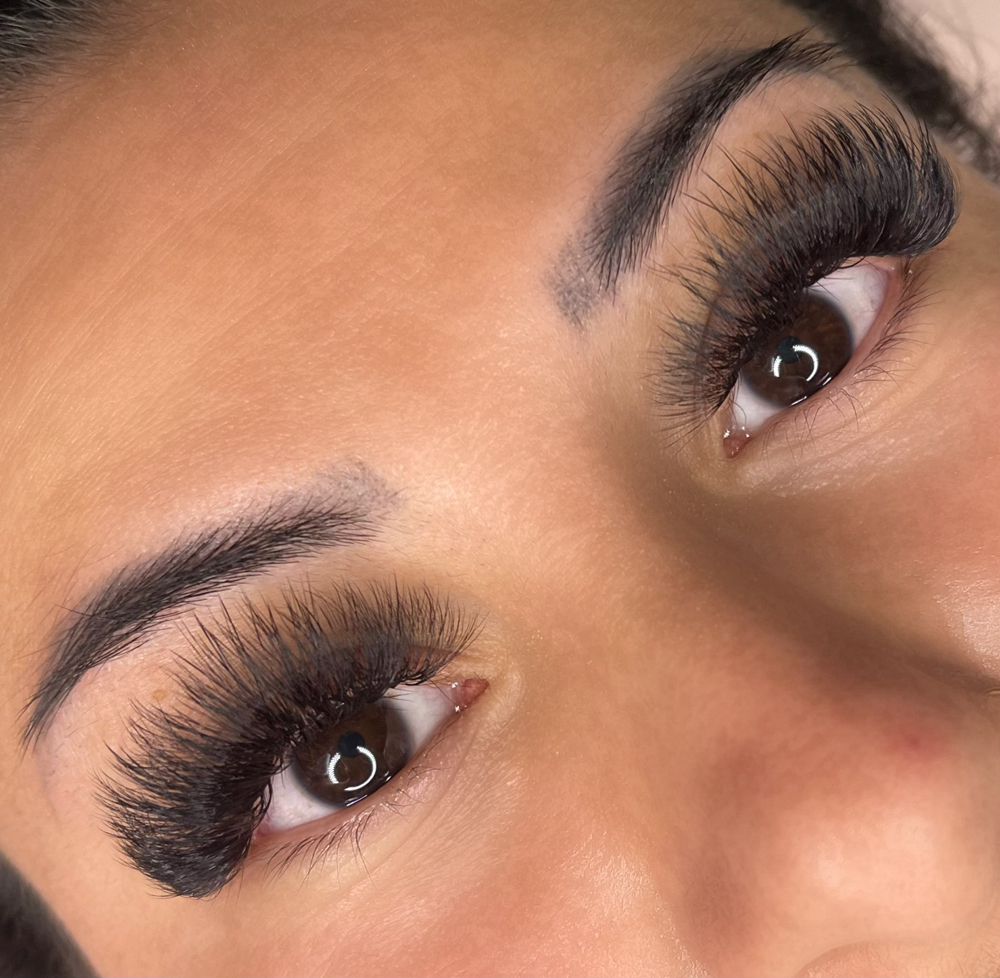Full Set Volume Lashes