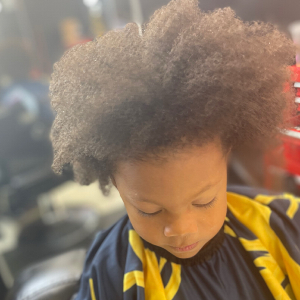 Shampoo||Blowout||Trim at in Gods image llc in Cypress, TX