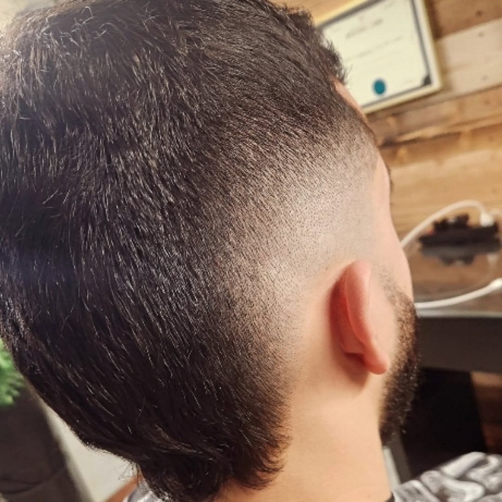 Haircut -Adult at Noemi Vazquez del mercado in Kenosha, WI