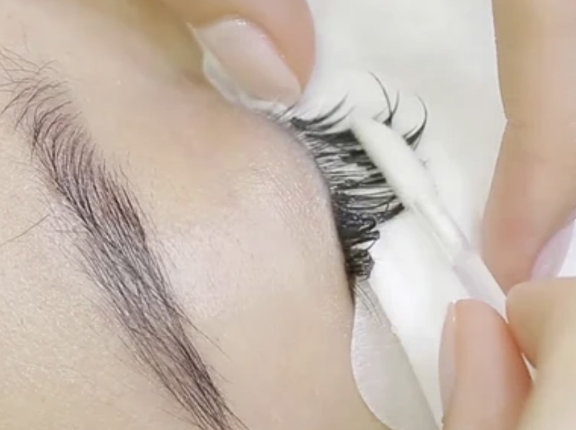 Lash Removal
