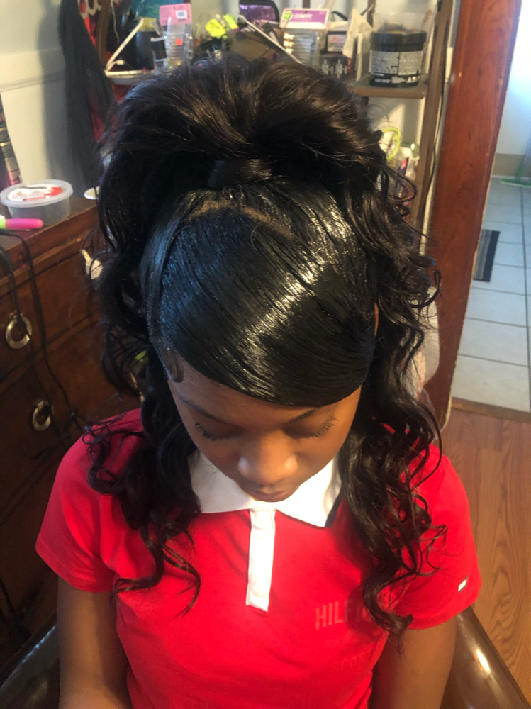 Frontal Half Up/ Half Dwn With Curl