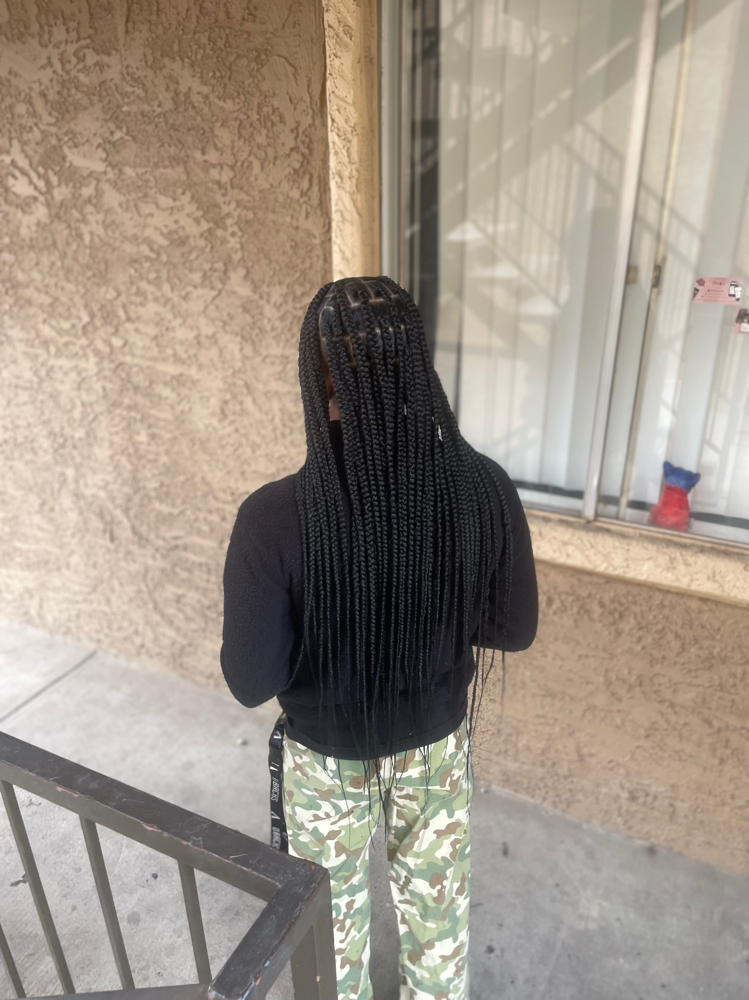 Large Knotless Braids
