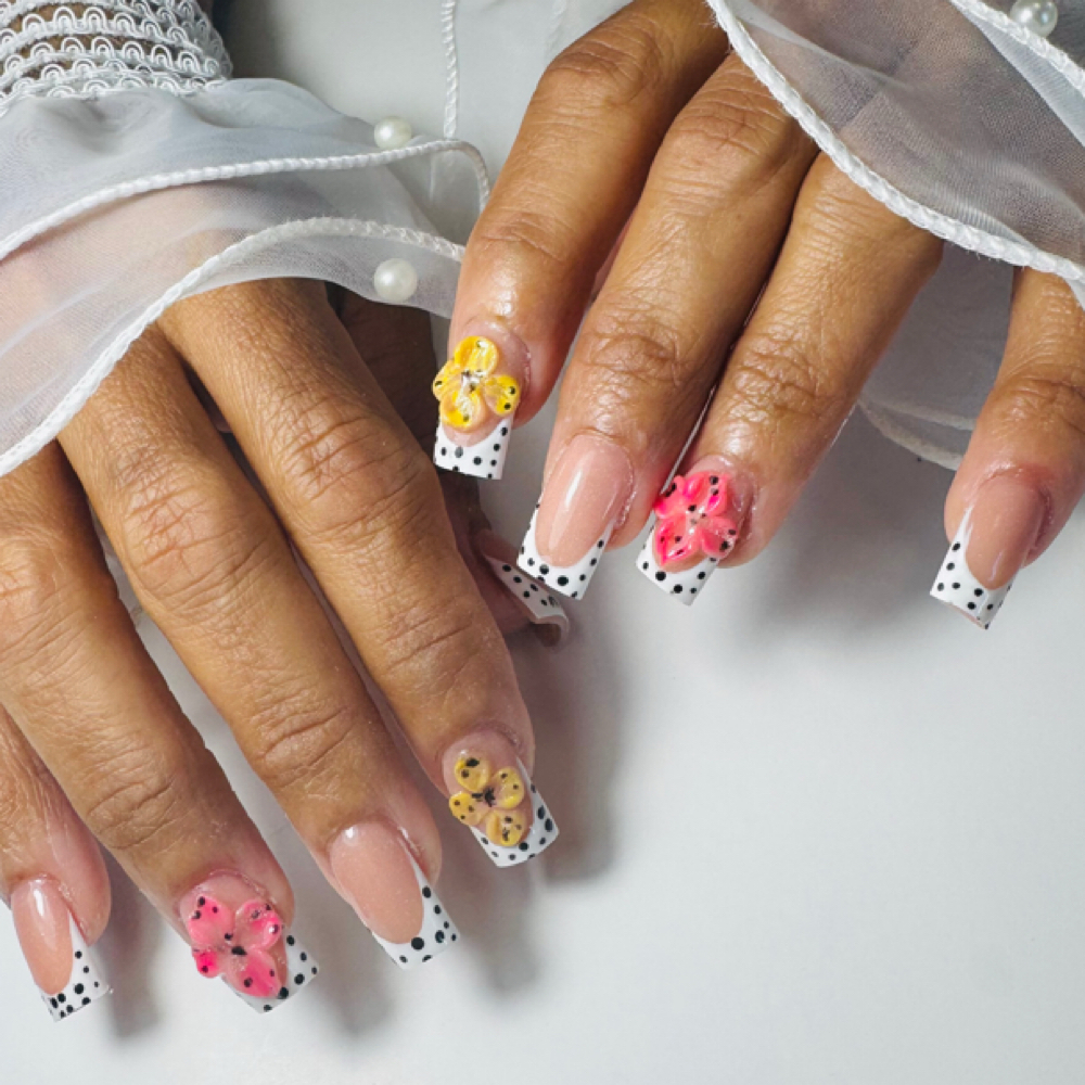 3D Flowers at Luxury Nails By Morys in Sanford, FL