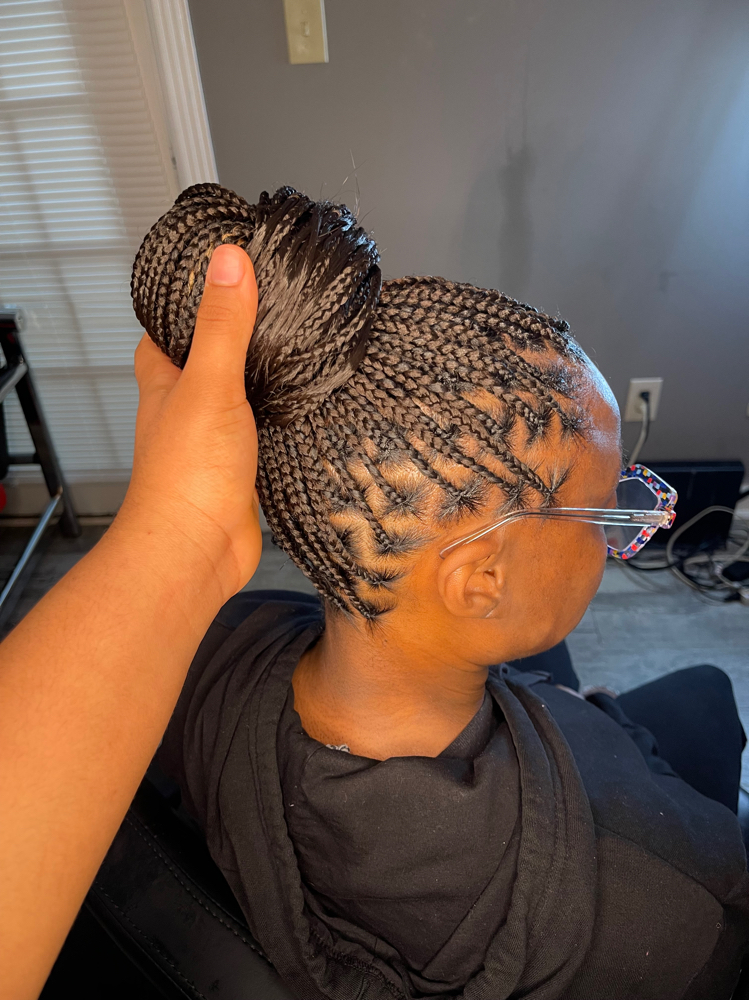 Small Knotless Midback Braids