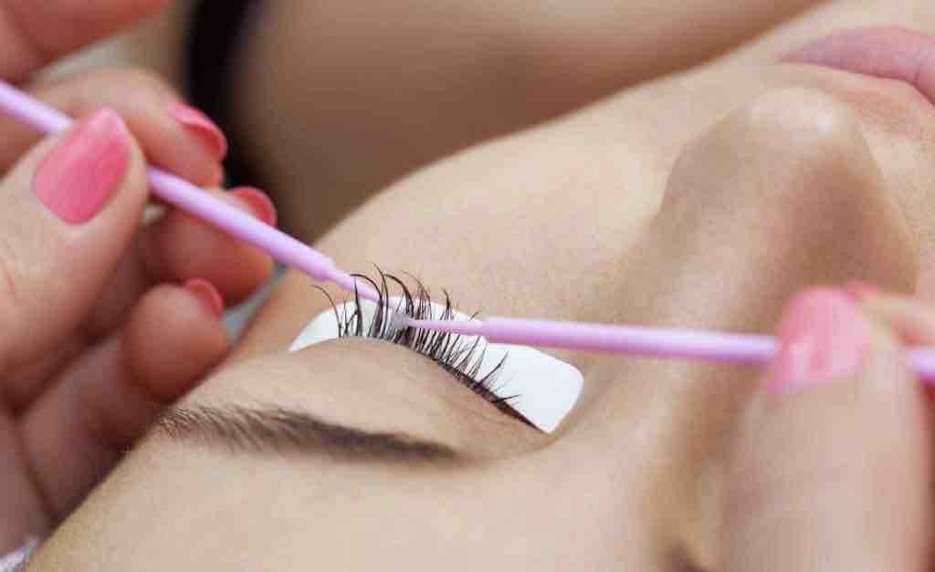 Lash Removal