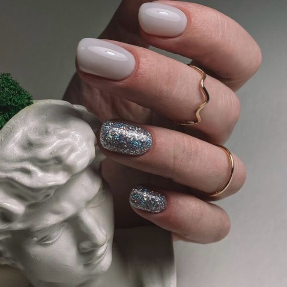 NAIL ART