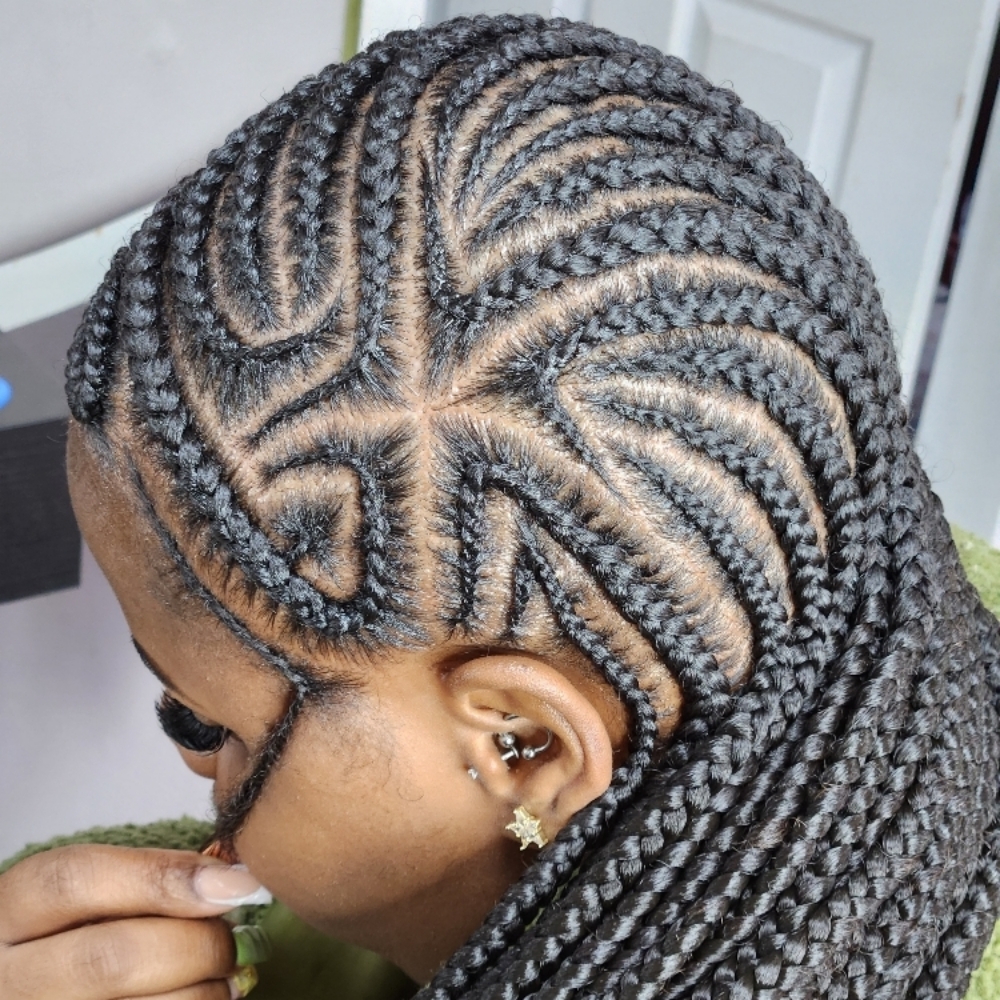 Design Conrows at MaryamuAfricanbraids in Newark, NJ