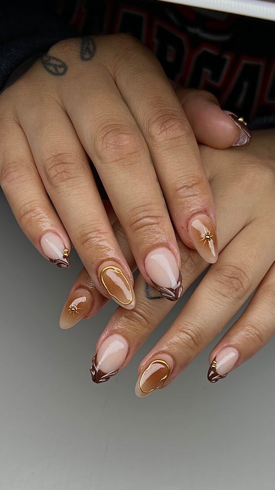 SHORT ACRYLIC NAILS