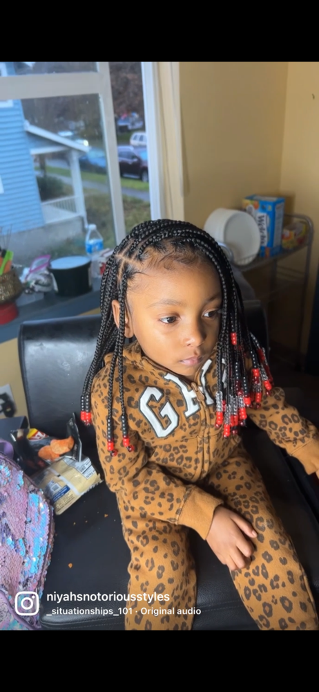 Little Girl Knotless Braids >10yr