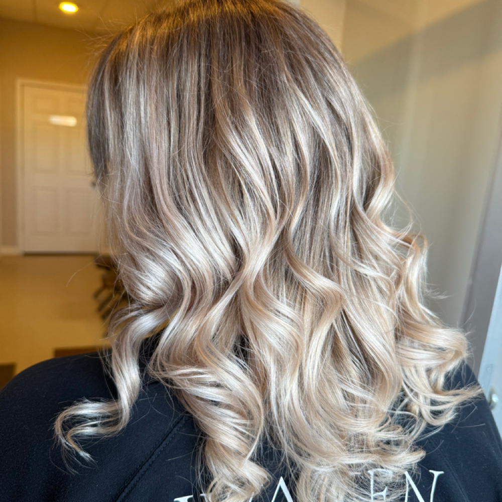 Foil Single Color at Double Eagle Salon in Baker, MT