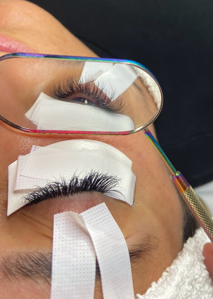 Classic lash Extensions