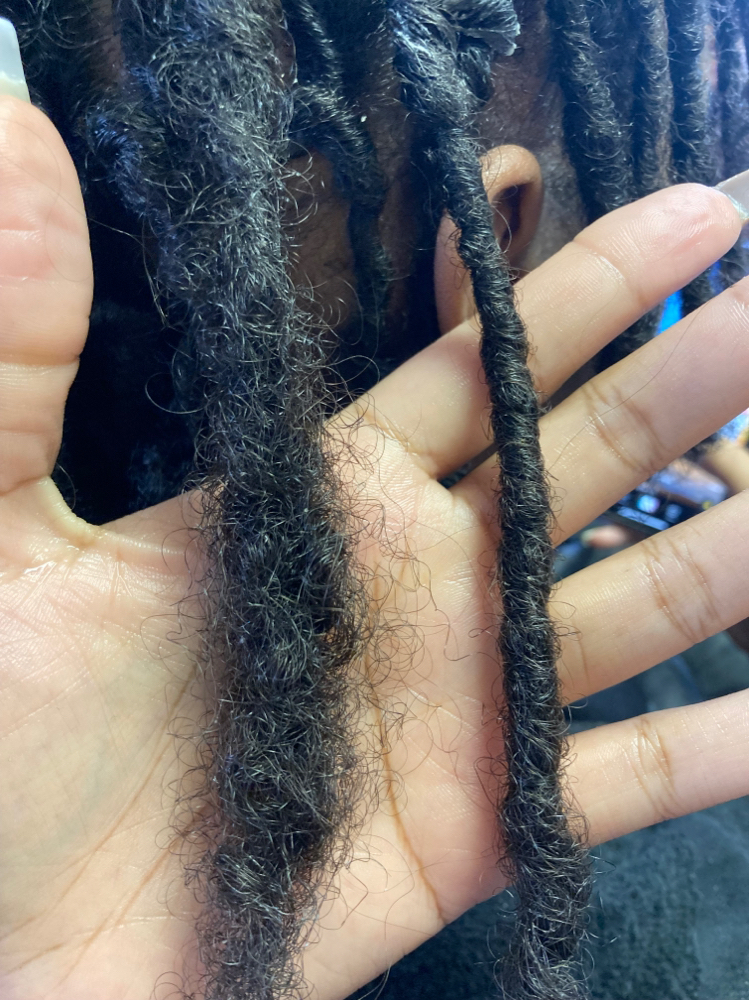 Shampoo & Loc Smith