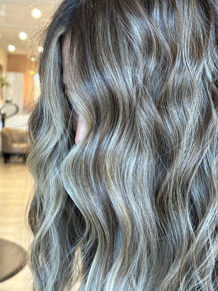 Face Framing Blonding