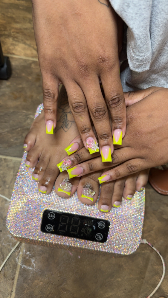 FRENCHIE NAIL & TOE COMBO
